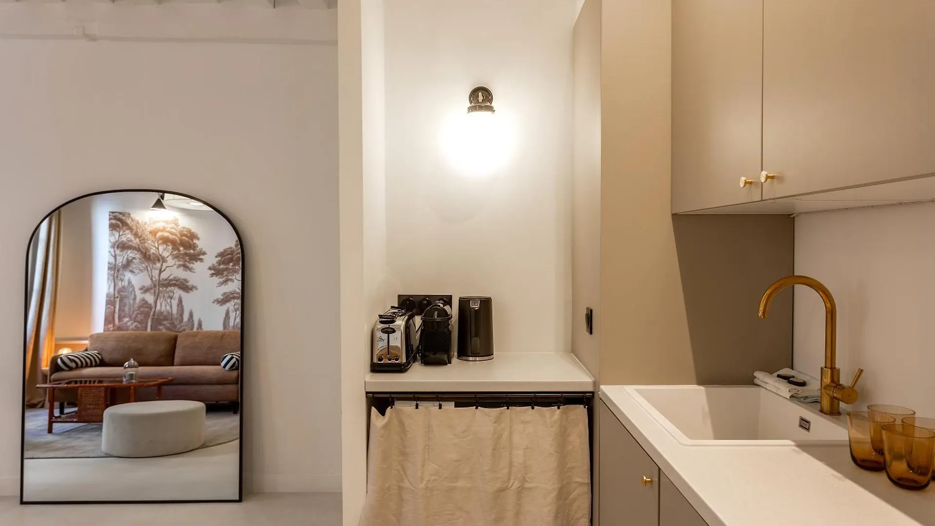 Apartment Habitat Parisien - Saint Sauveur Montorgueil Paris