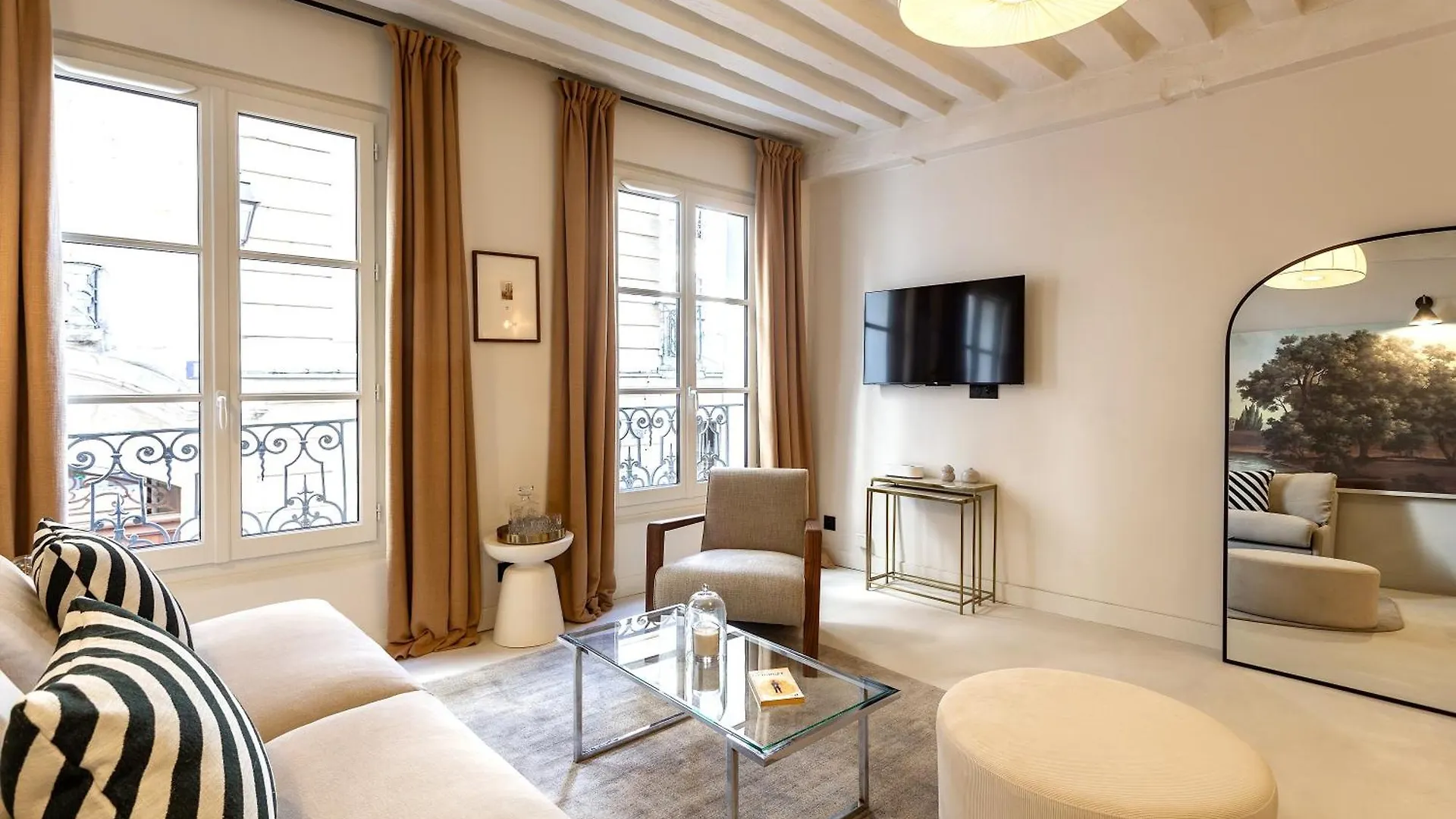 Apartment Habitat Parisien - Saint Sauveur Montorgueil Paris